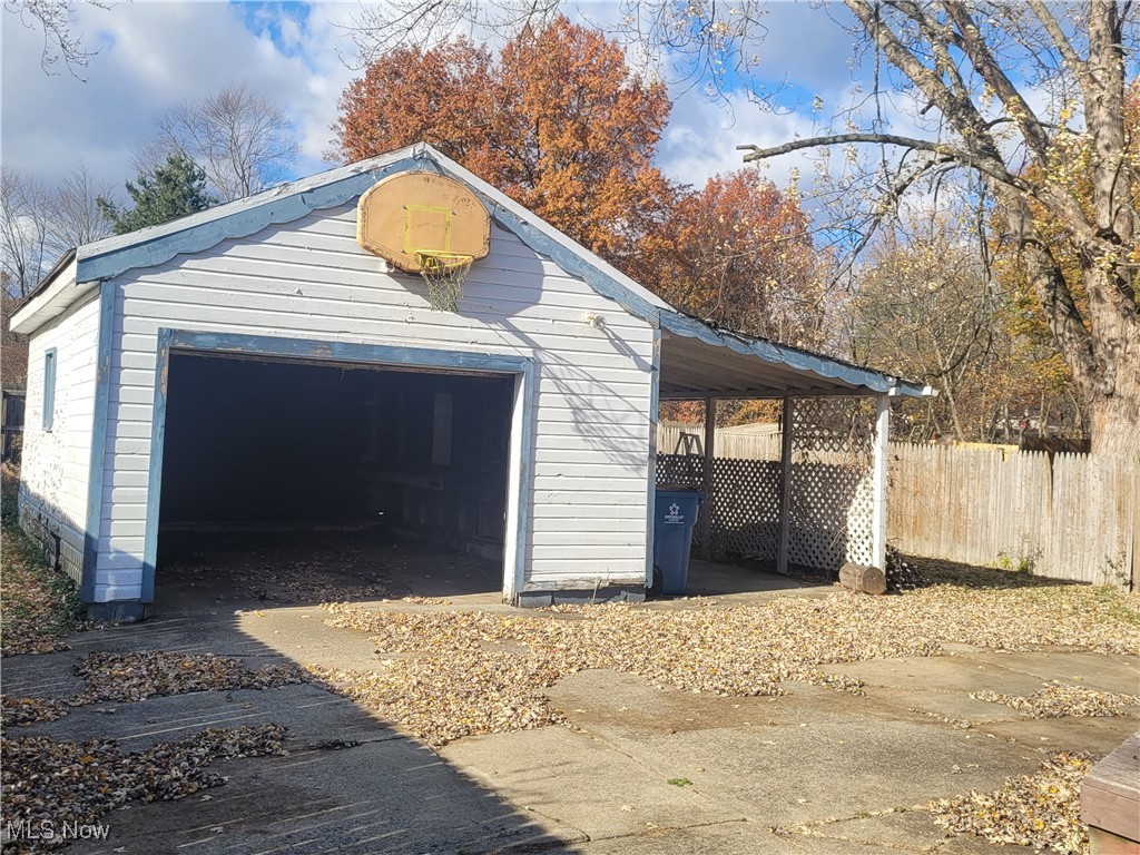 447 8th Street Struthers OH 44471