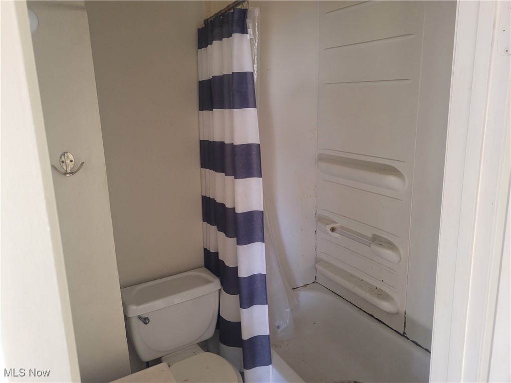 447 8th Street Struthers OH 44471