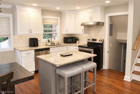 6254 Colebrook Road Parma Heights OH 44130