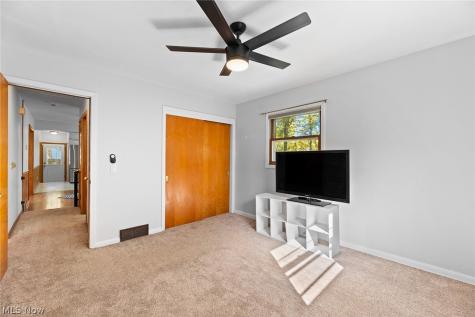 8470 Shadyview Avenue NW Clinton OH 44216