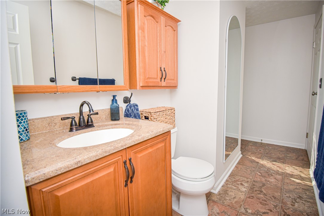 1674 Cloverview Drive Green OH 44685