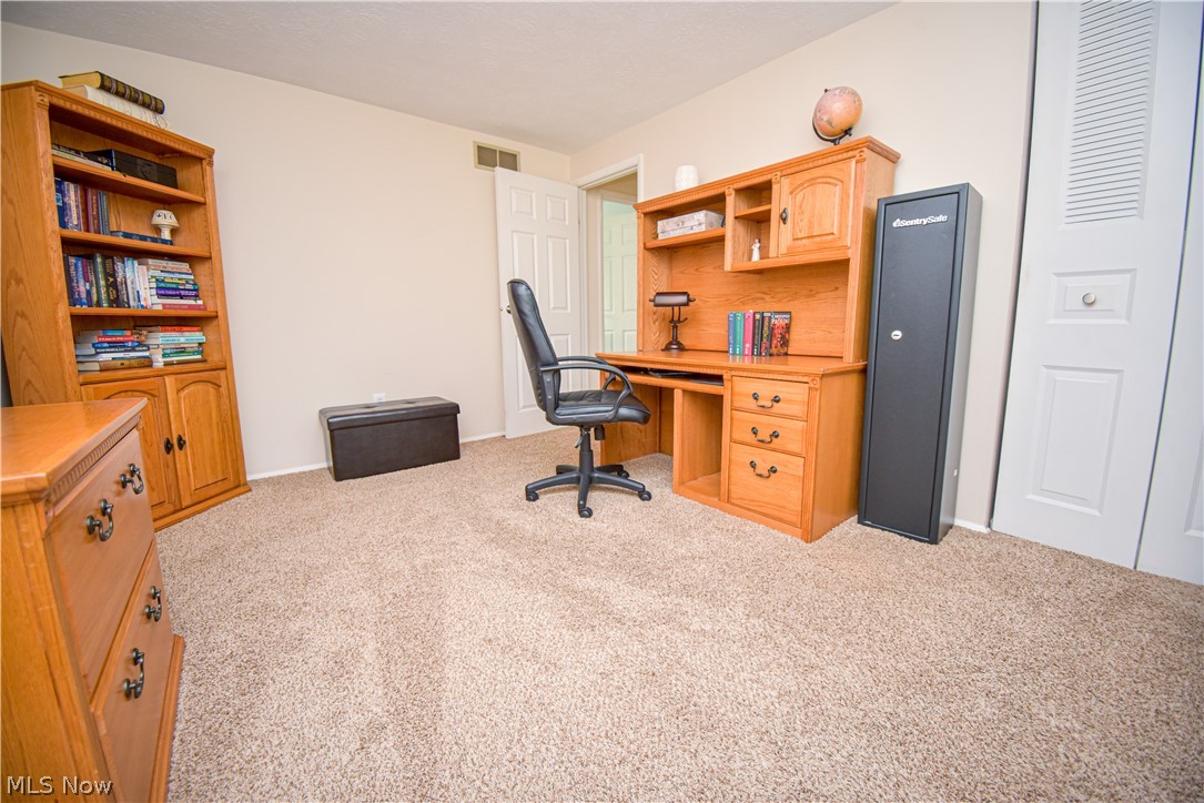1674 Cloverview Drive Green OH 44685