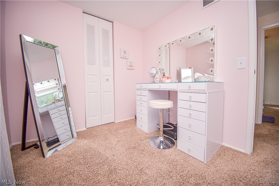 1674 Cloverview Drive Green OH 44685
