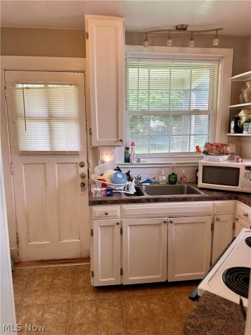 466 Watson Street Akron OH 44305