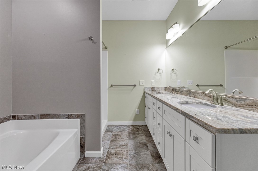 38155 Highgate Bluff Lane Willoughby OH 44094