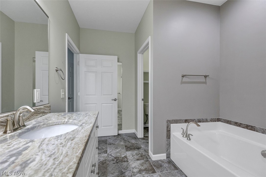 38155 Highgate Bluff Lane Willoughby OH 44094