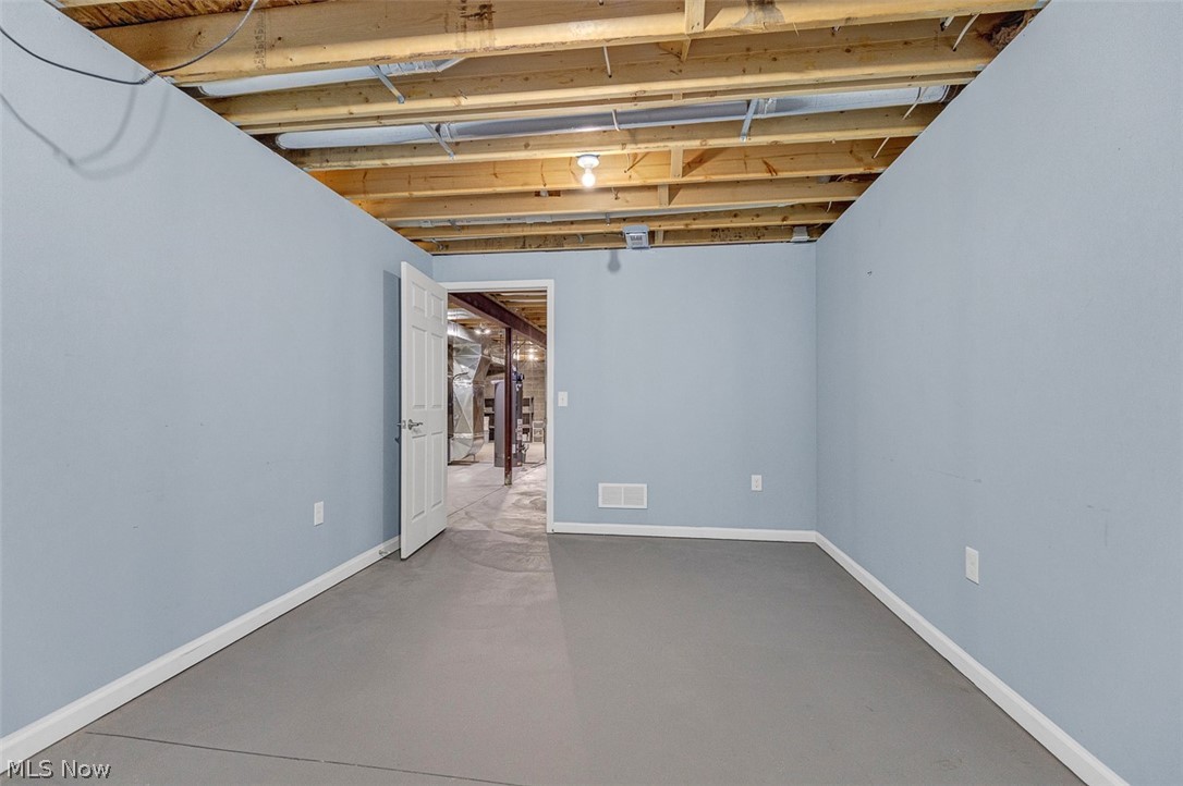 38155 Highgate Bluff Lane Willoughby OH 44094