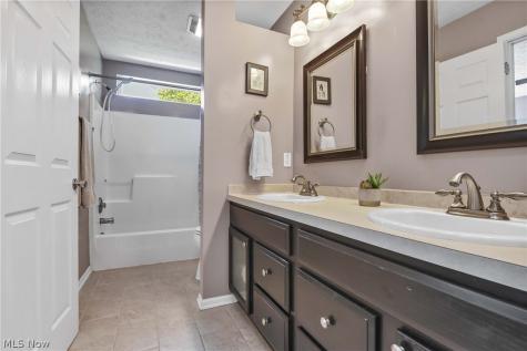 9355 Saybrook Drive North Ridgeville OH 44039