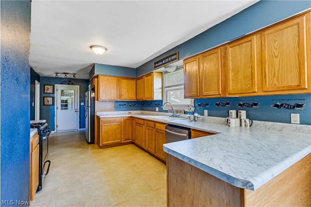 321 Porter Avenue Campbell OH 44405