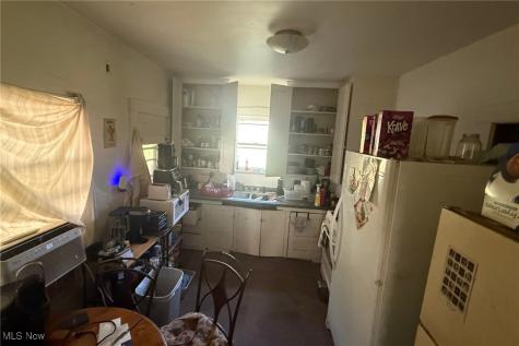 178 E Ravenwood Avenue Youngstown OH 44507