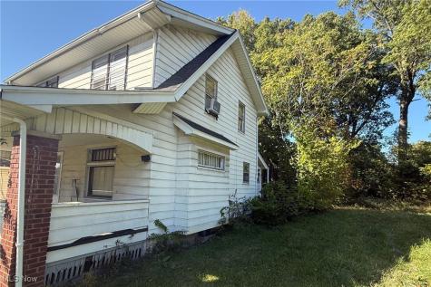 178 E Ravenwood Avenue Youngstown OH 44507