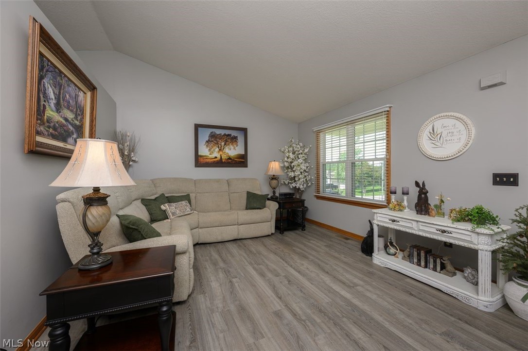 312 Apple Ridge Drive Apple Creek OH 44606