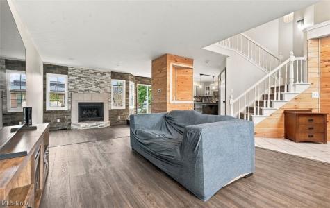 701 Glencarlyn Avenue Louisville OH 44641