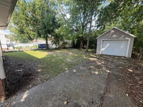 3949 Jo Ann Drive Cleveland OH 44122