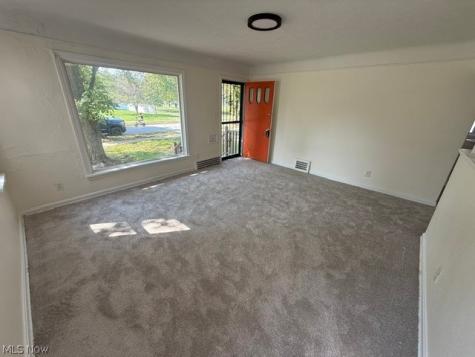 3949 Jo Ann Drive Cleveland OH 44122