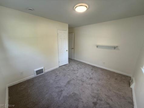 3949 Jo Ann Drive Cleveland OH 44122