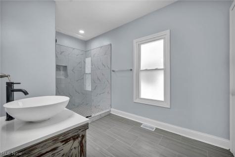 2172 West Boulevard Cleveland OH 44102