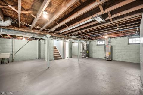 2172 West Boulevard Cleveland OH 44102
