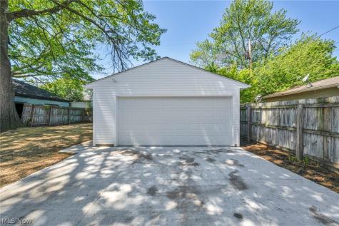 2172 West Boulevard Cleveland OH 44102