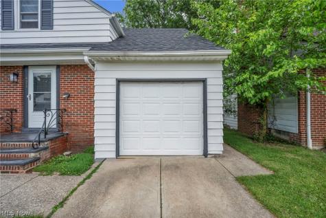 421 E 255th Euclid OH 44132