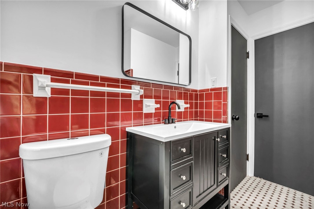 421 E 255th Euclid OH 44132