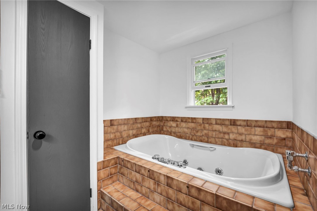421 E 255th Euclid OH 44132