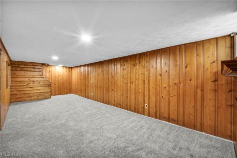 421 E 255th Euclid OH 44132