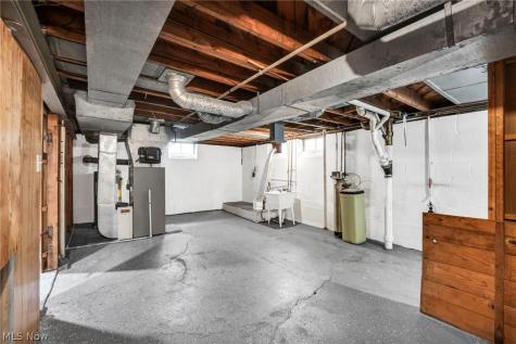 421 E 255th Euclid OH 44132