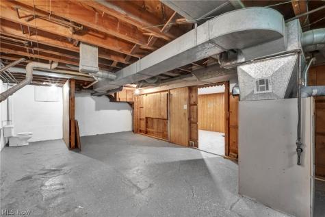 421 E 255th Euclid OH 44132