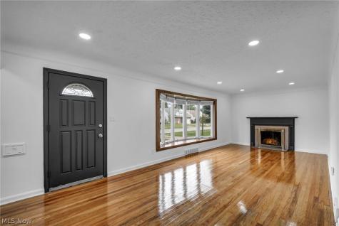 421 E 255th Euclid OH 44132