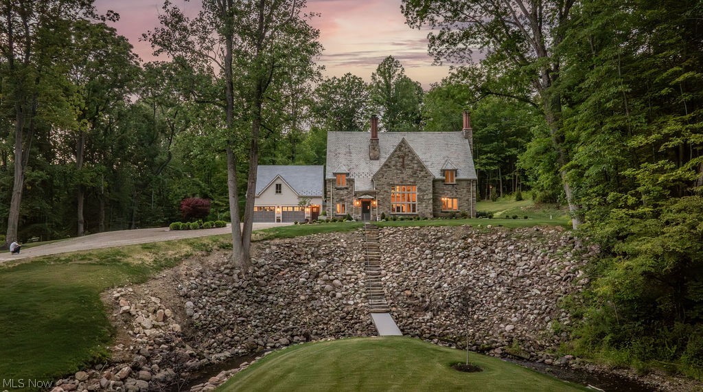 8061 Chagrin Road Chagrin Falls OH 44023