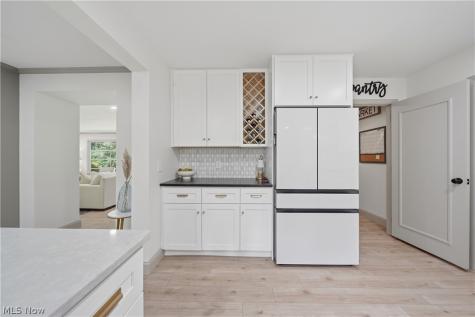 8201 Kellydale Street NW Massillon OH 44646