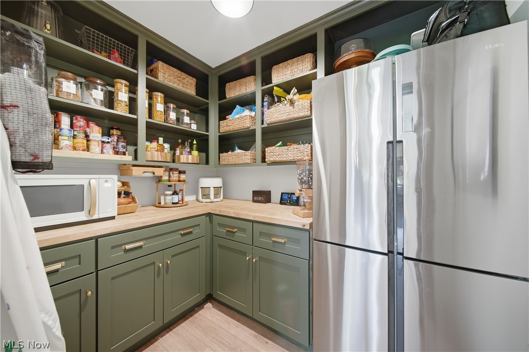 8201 Kellydale Street NW Massillon OH 44646