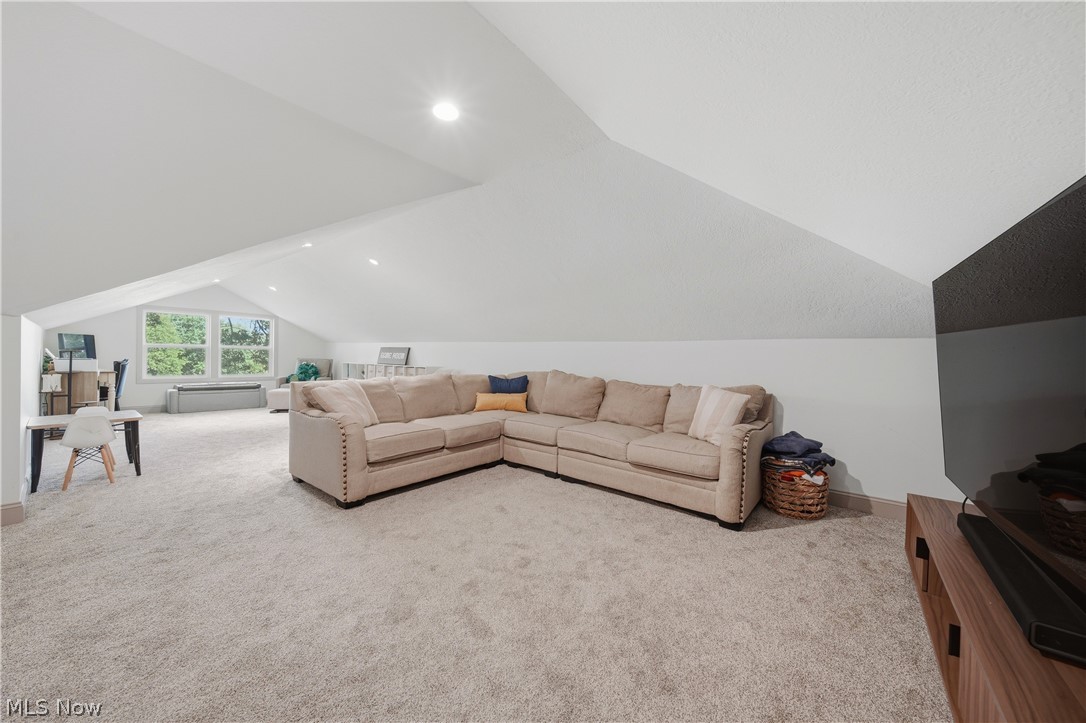 8201 Kellydale Street NW Massillon OH 44646