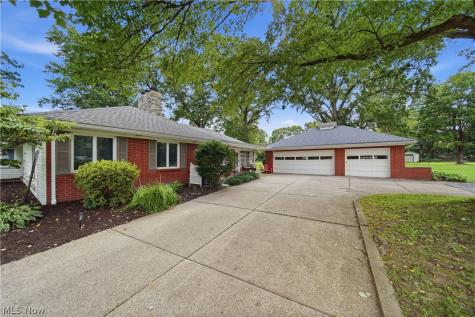 8201 Kellydale Street NW Massillon OH 44646