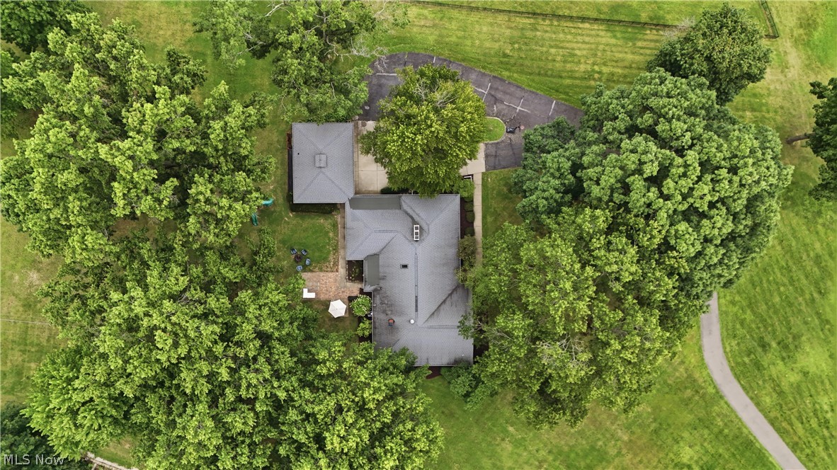 8201 Kellydale Street NW Massillon OH 44646