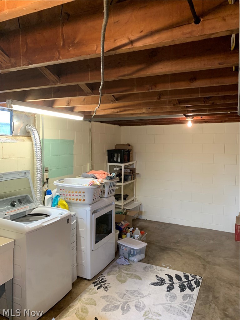 824 Hardesty Avenue NW New Philadelphia OH 44663