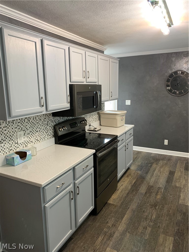 824 Hardesty Avenue NW New Philadelphia OH 44663
