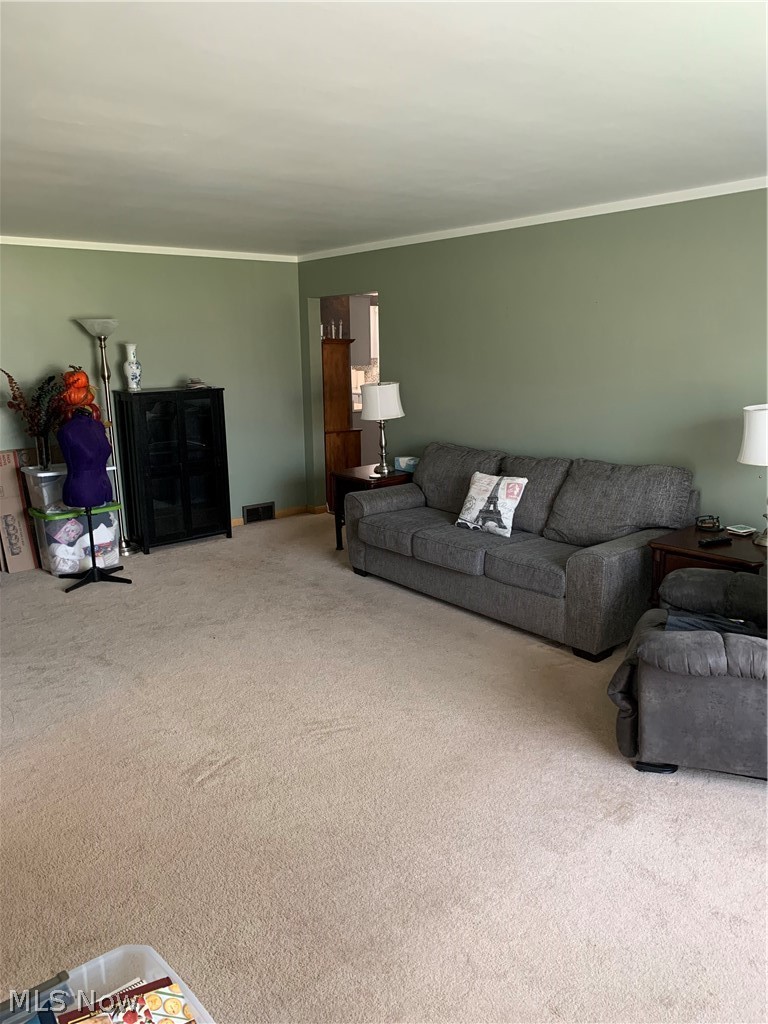 824 Hardesty Avenue NW New Philadelphia OH 44663