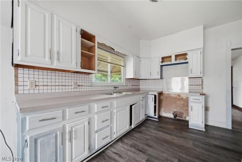 1304 W Waterloo Road Akron OH 44314