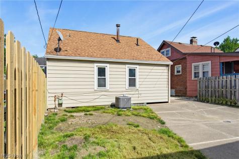 4526 W 172nd Cleveland OH 44135