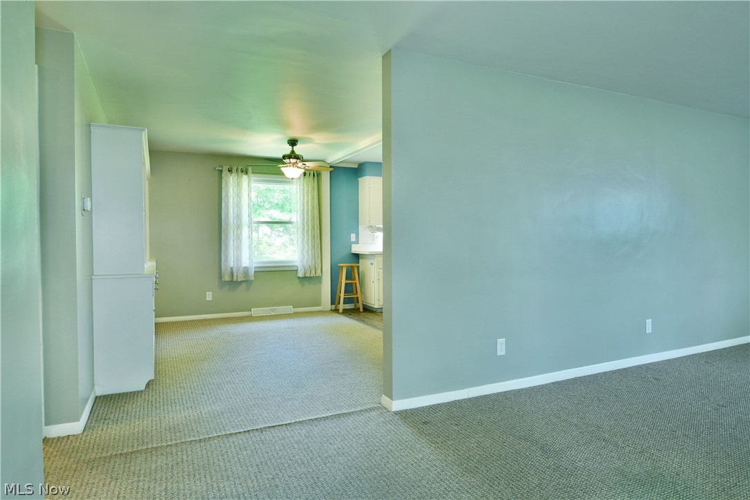 2141 North Road NE Warren OH 44483
