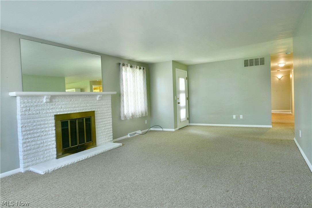 2141 North Road NE Warren OH 44483