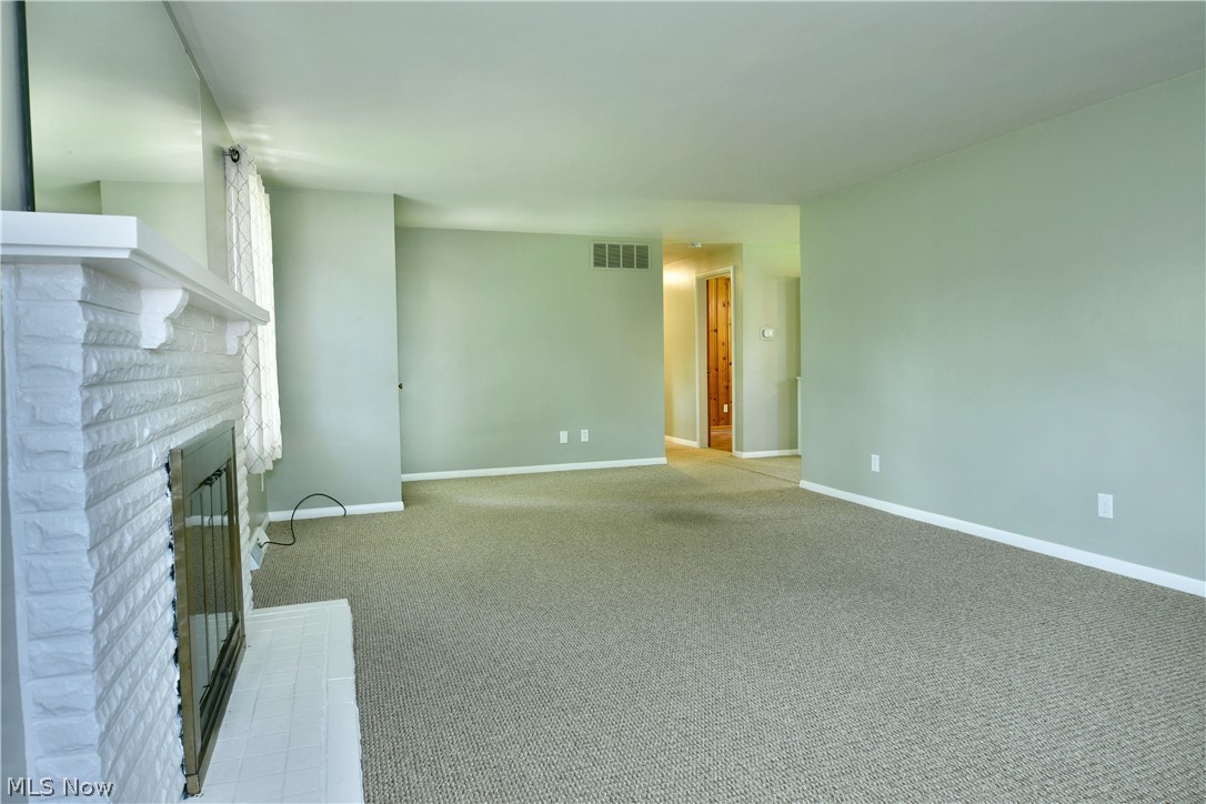 2141 North Road NE Warren OH 44483