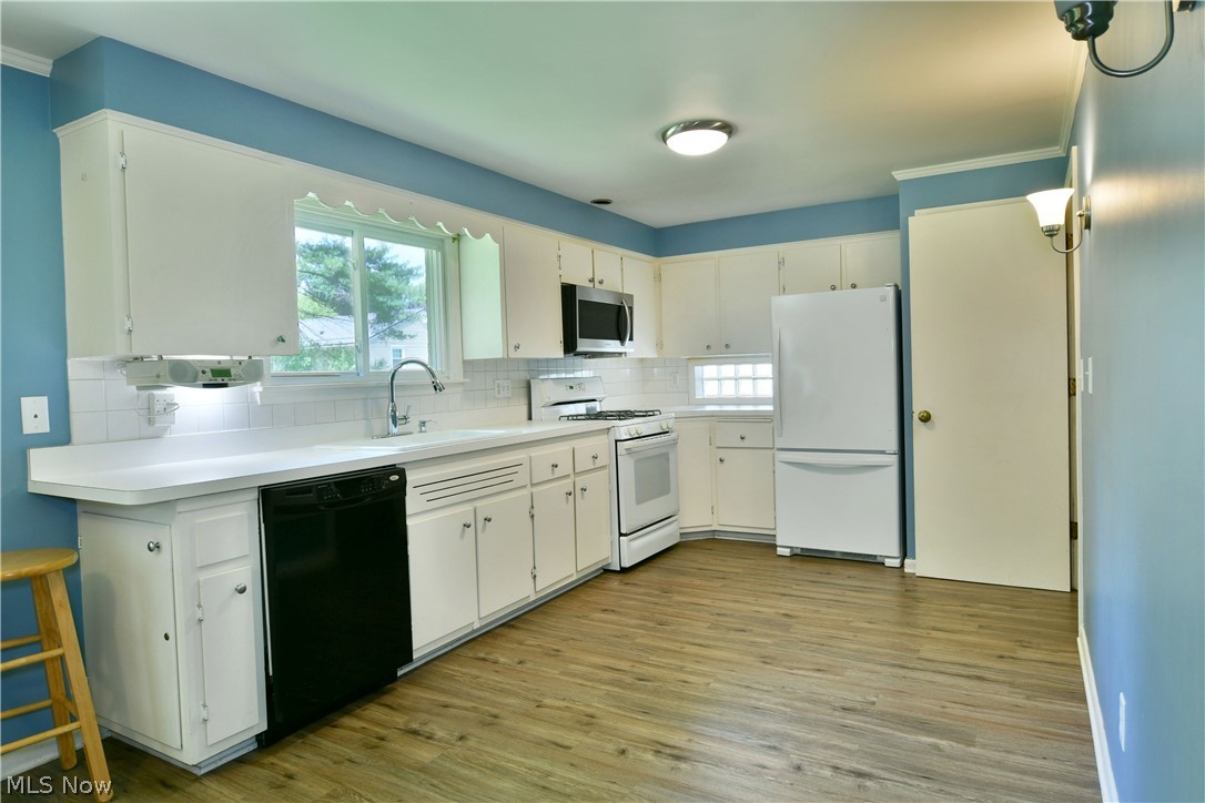 2141 North Road NE Warren OH 44483