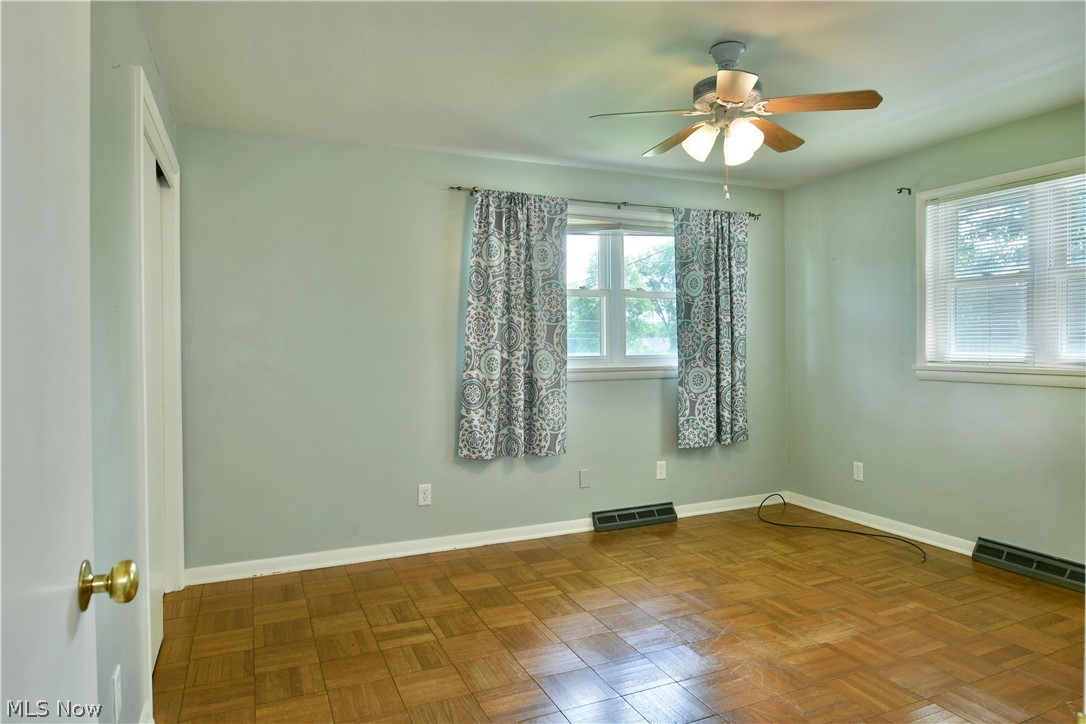 2141 North Road NE Warren OH 44483
