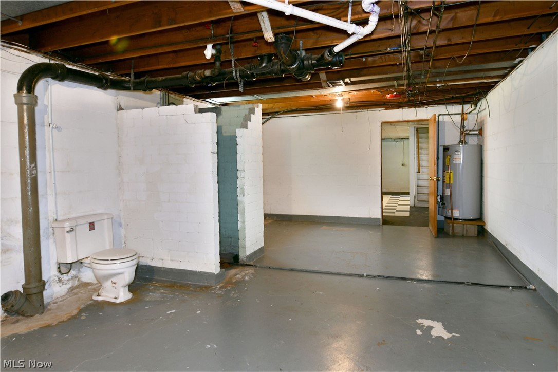 2141 North Road NE Warren OH 44483