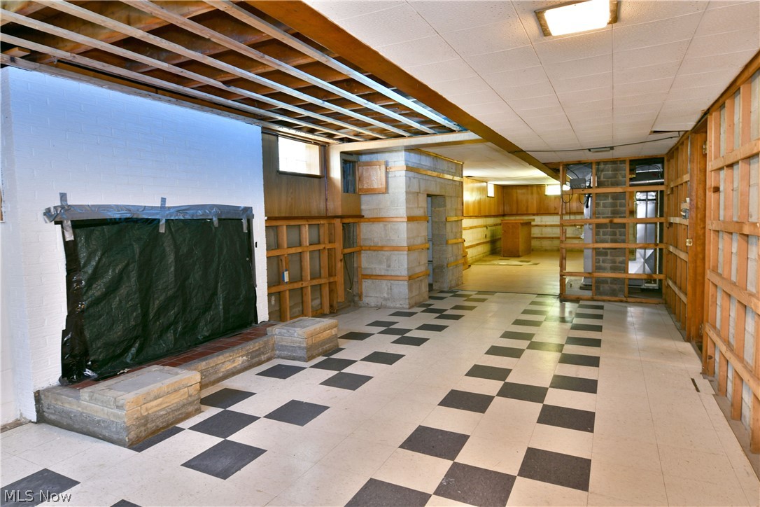 2141 North Road NE Warren OH 44483