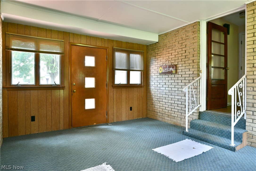 2141 North Road NE Warren OH 44483