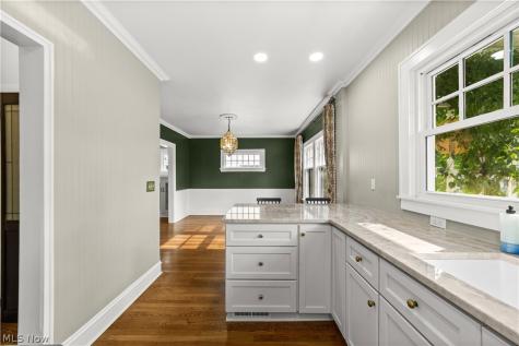 1281 Chase Avenue Lakewood OH 44107